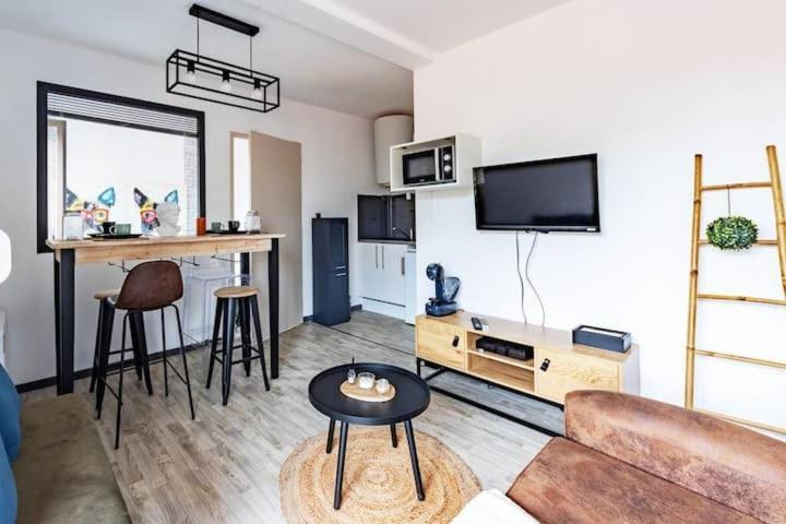 L'Appart Denfert Apartment มงโตบ็อง ภายนอก รูปภาพ
